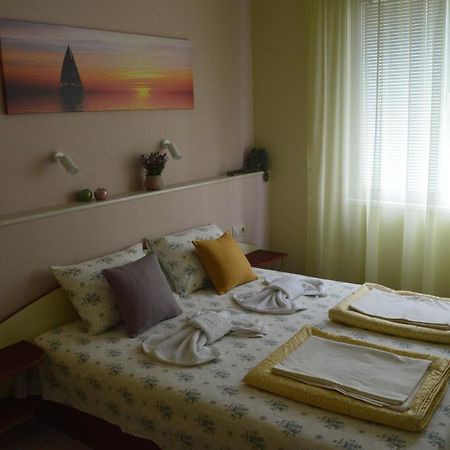 Hotel Yanis à TTchernomorets Extérieur photo