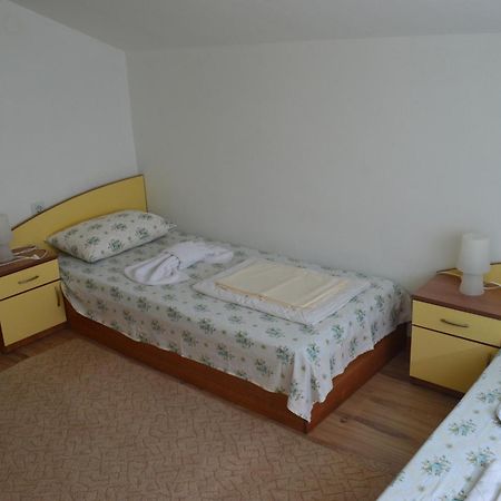 Hotel Yanis à TTchernomorets Extérieur photo