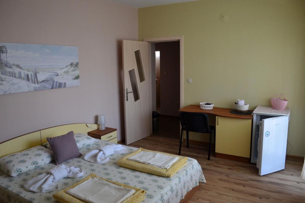 Hotel Yanis à TTchernomorets Extérieur photo