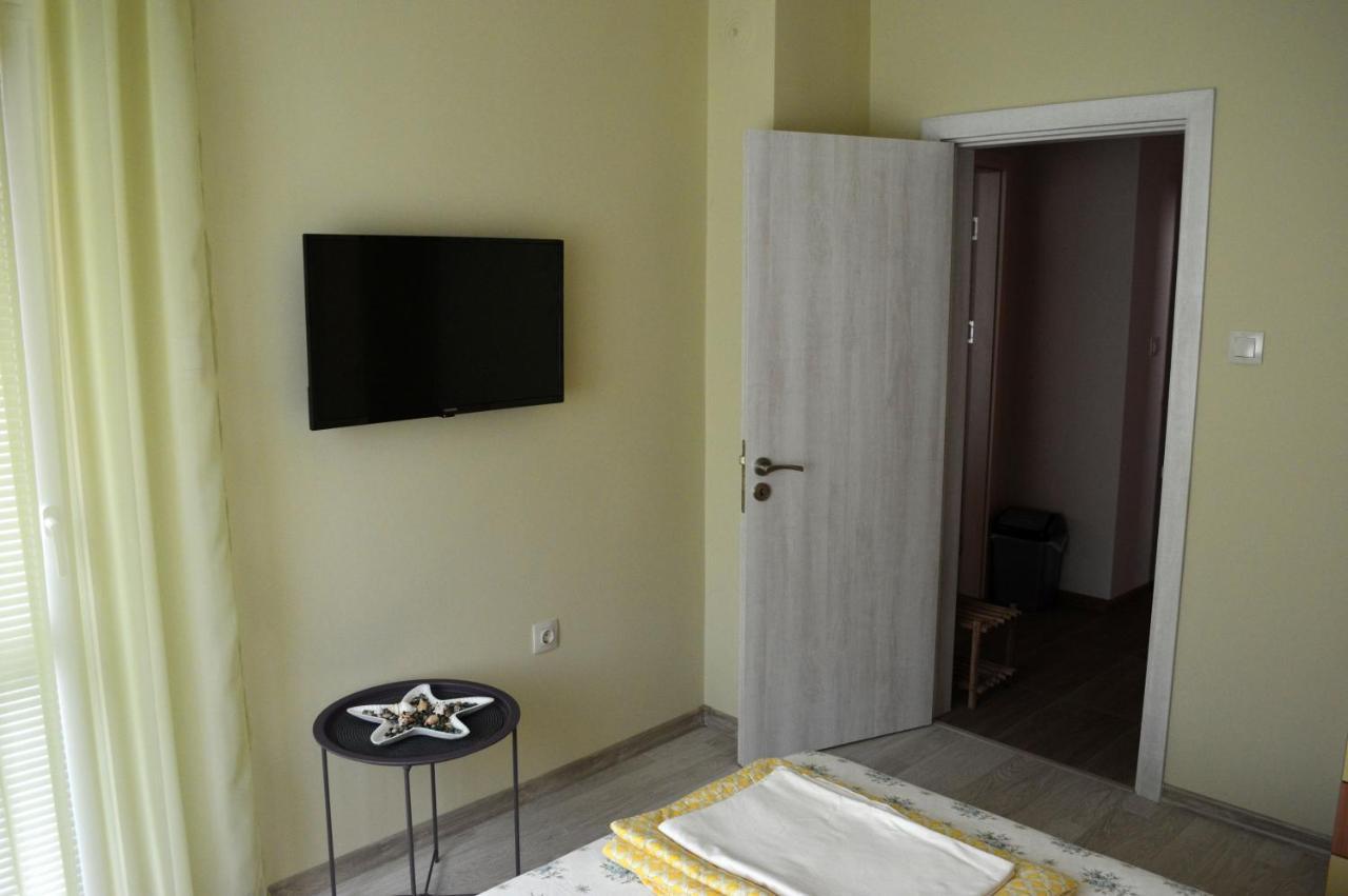 Hotel Yanis à TTchernomorets Extérieur photo