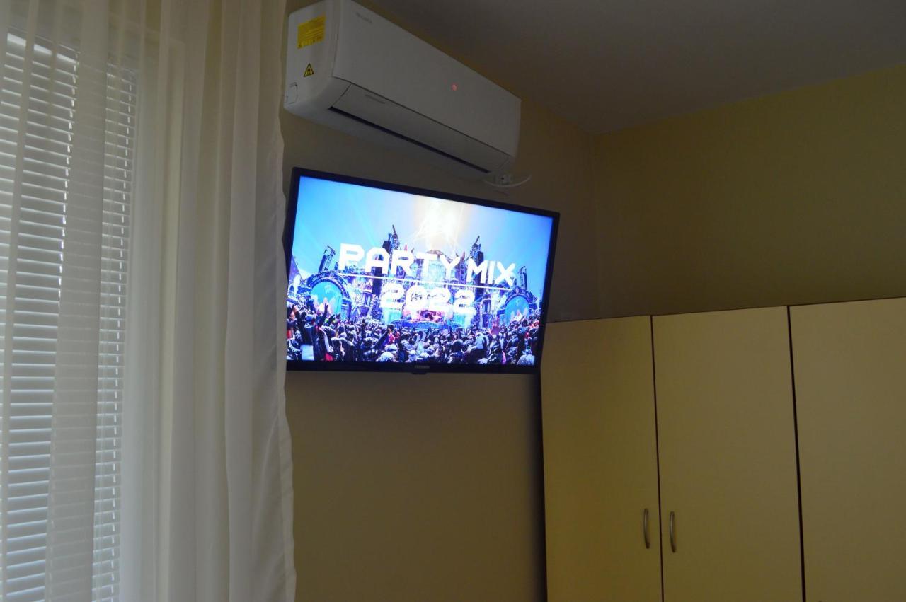 Hotel Yanis à TTchernomorets Extérieur photo
