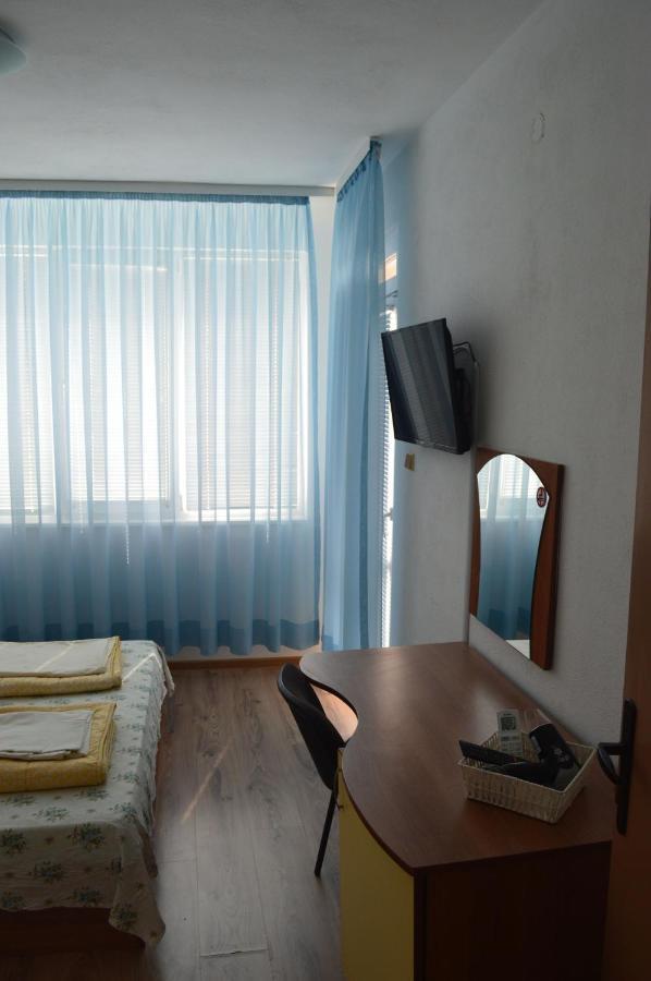 Hotel Yanis à TTchernomorets Extérieur photo