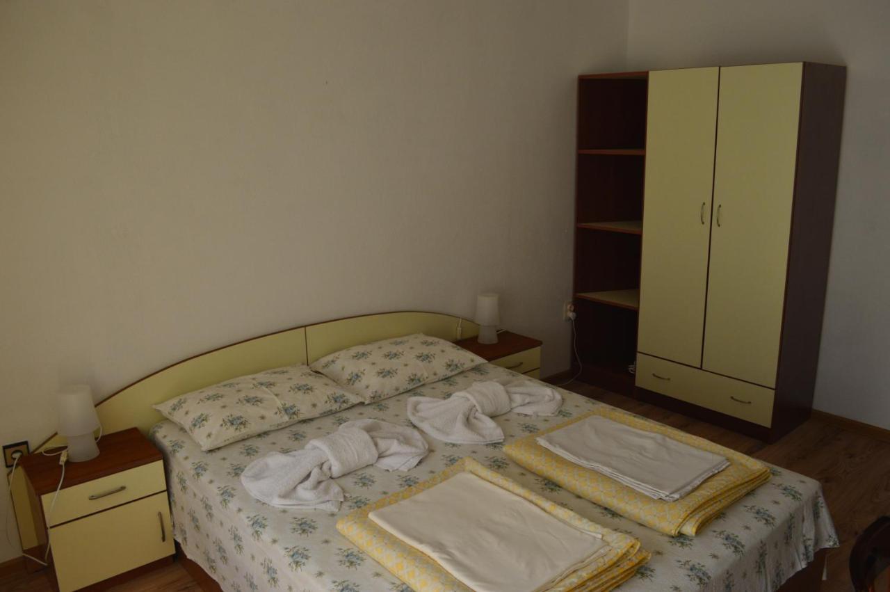 Hotel Yanis à TTchernomorets Extérieur photo