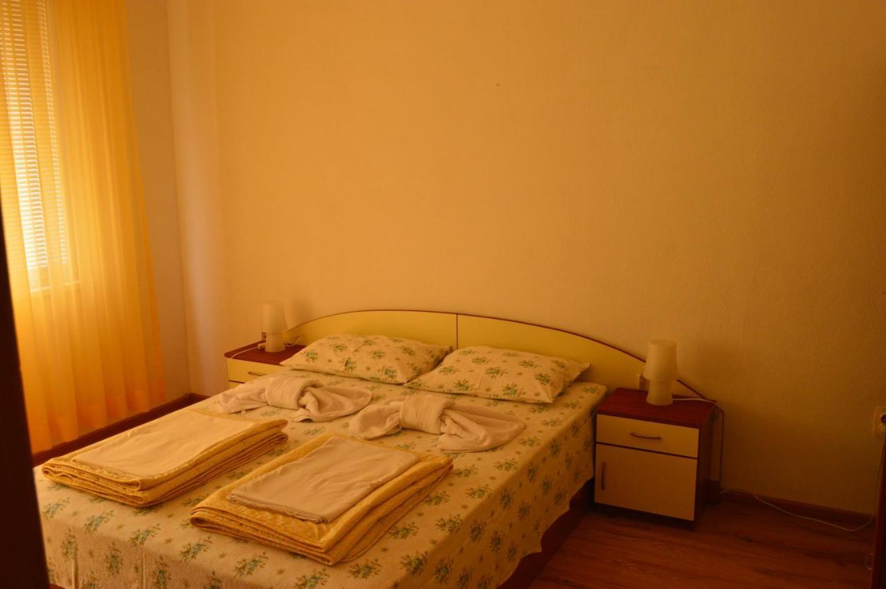 Hotel Yanis à TTchernomorets Extérieur photo