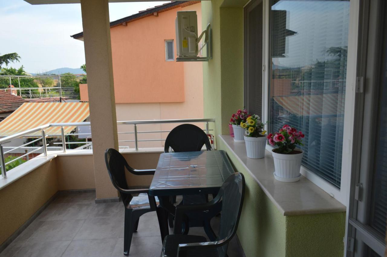 Hotel Yanis à TTchernomorets Extérieur photo