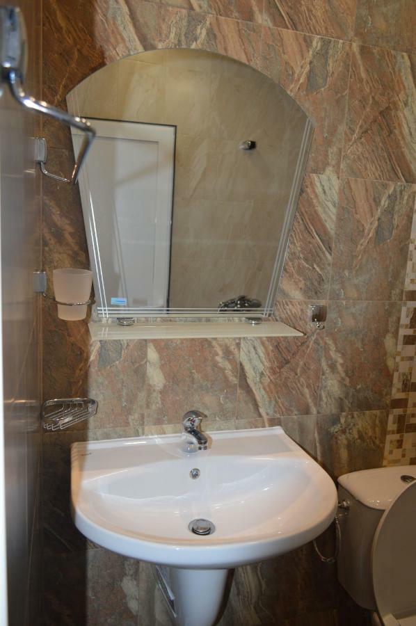 Hotel Yanis à TTchernomorets Extérieur photo