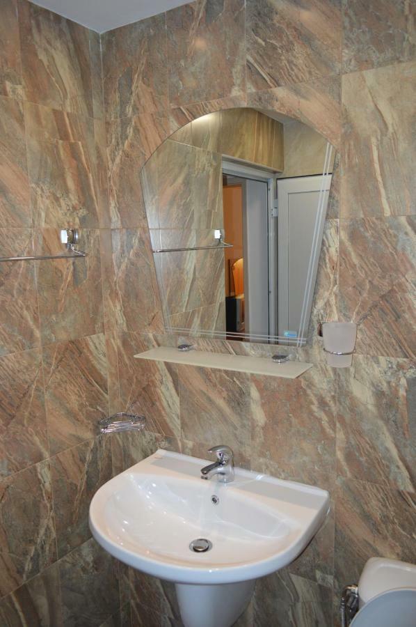 Hotel Yanis à TTchernomorets Extérieur photo