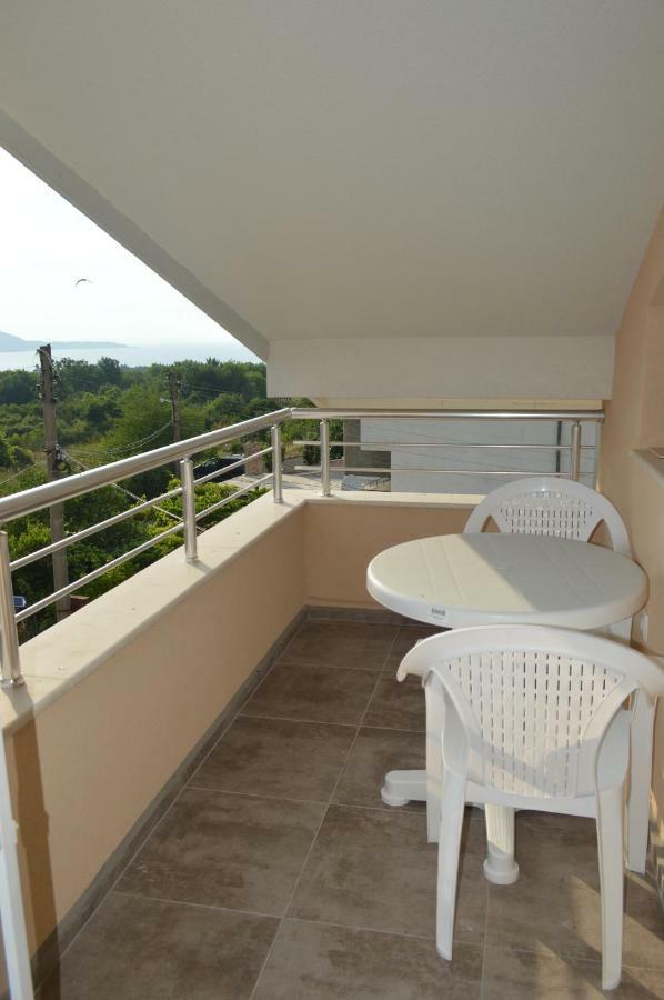 Hotel Yanis à TTchernomorets Extérieur photo